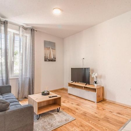 Apartments Florian Lopud Bagian luar foto