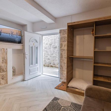 Apartments Florian Lopud Bagian luar foto