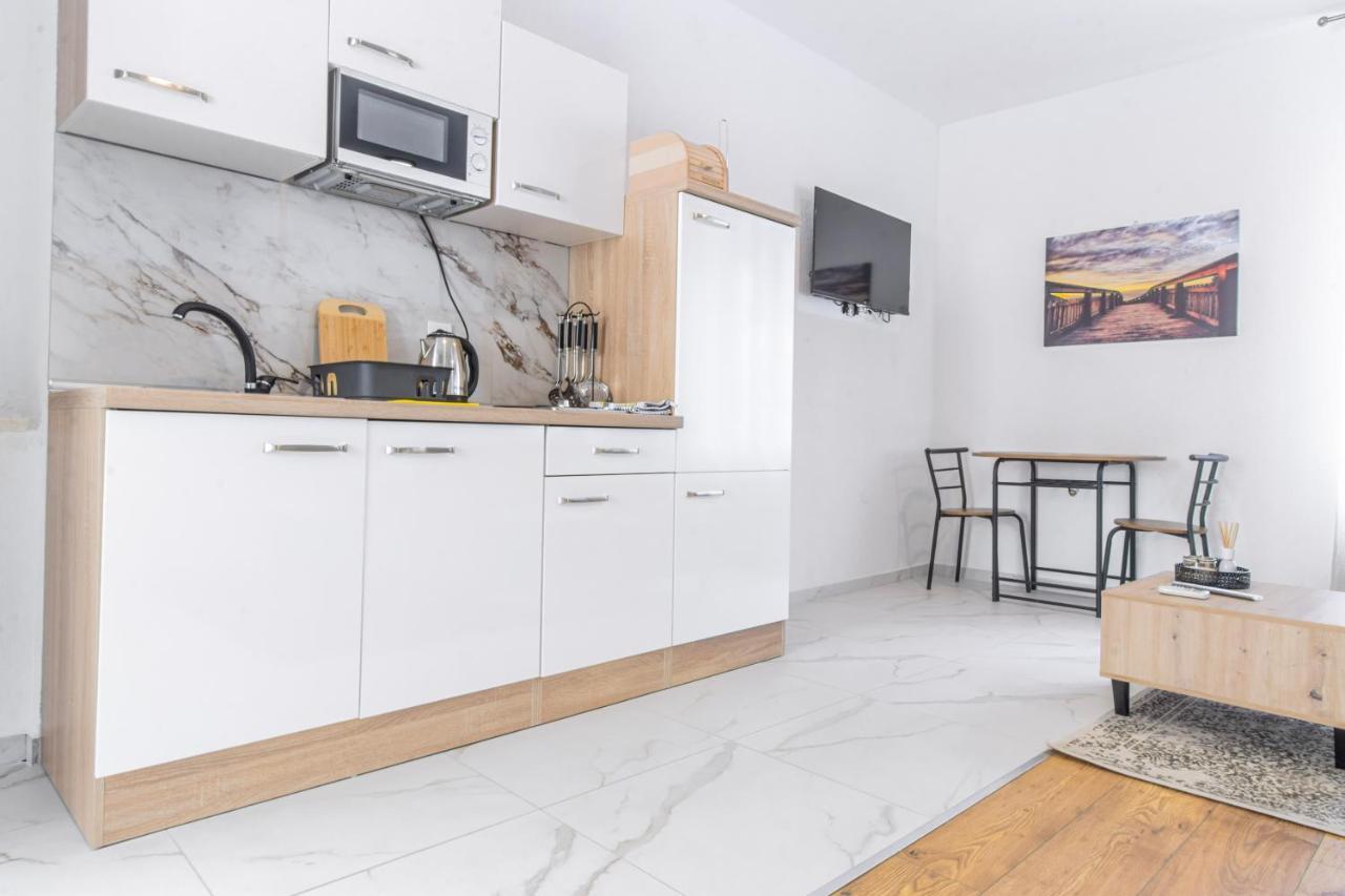 Apartments Florian Lopud Bagian luar foto