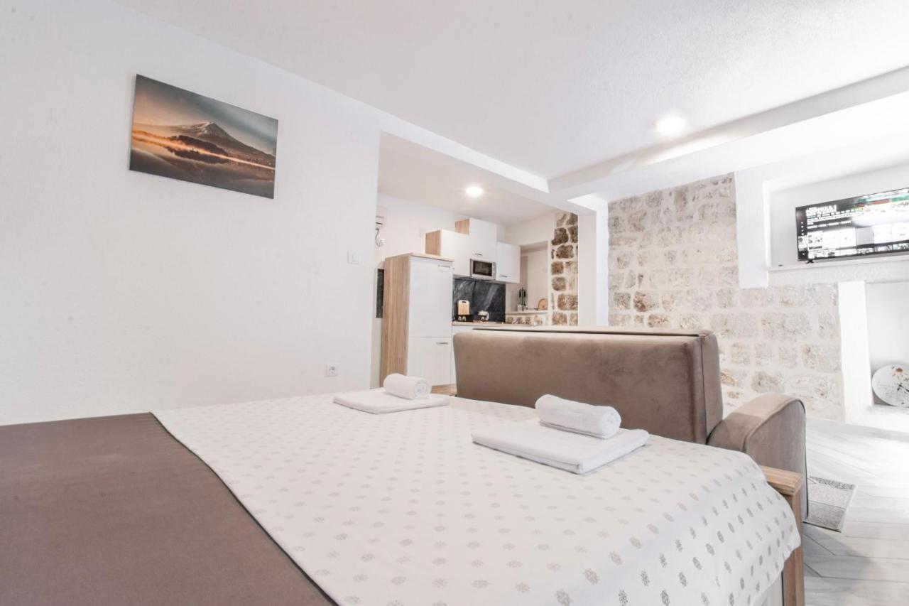 Apartments Florian Lopud Bagian luar foto