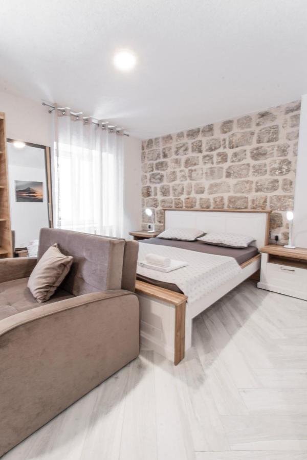 Apartments Florian Lopud Bagian luar foto