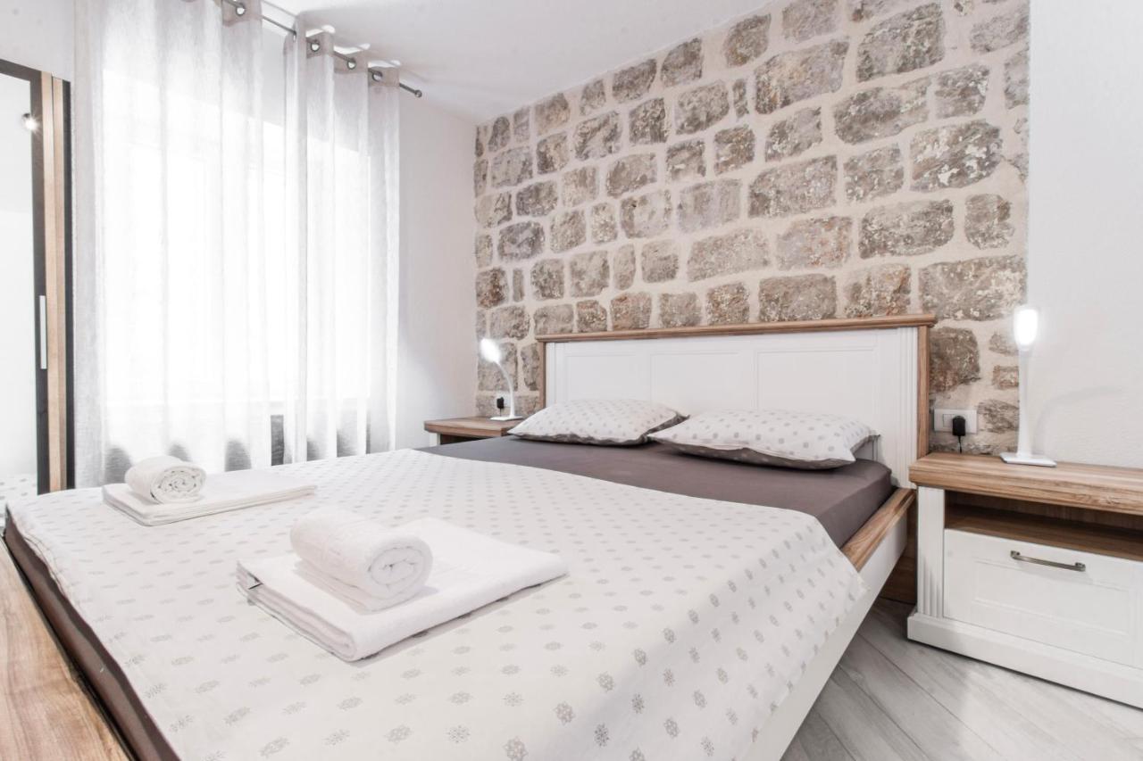 Apartments Florian Lopud Bagian luar foto