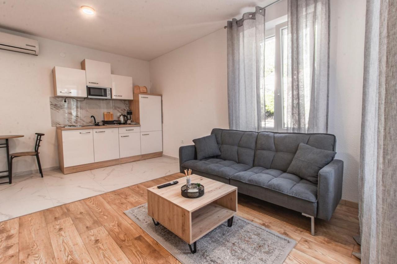 Apartments Florian Lopud Bagian luar foto