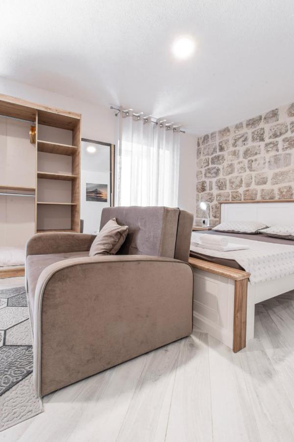 Apartments Florian Lopud Bagian luar foto