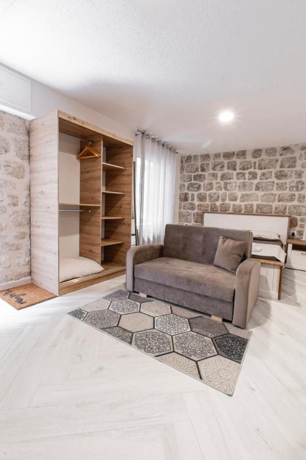 Apartments Florian Lopud Bagian luar foto