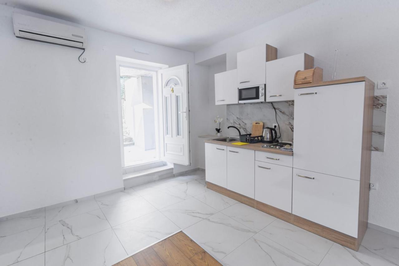 Apartments Florian Lopud Bagian luar foto