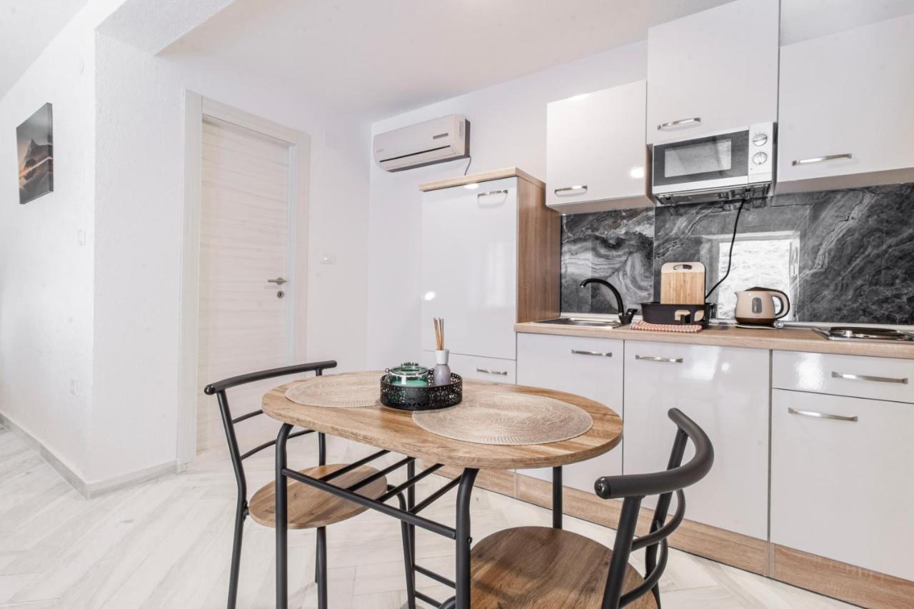 Apartments Florian Lopud Bagian luar foto
