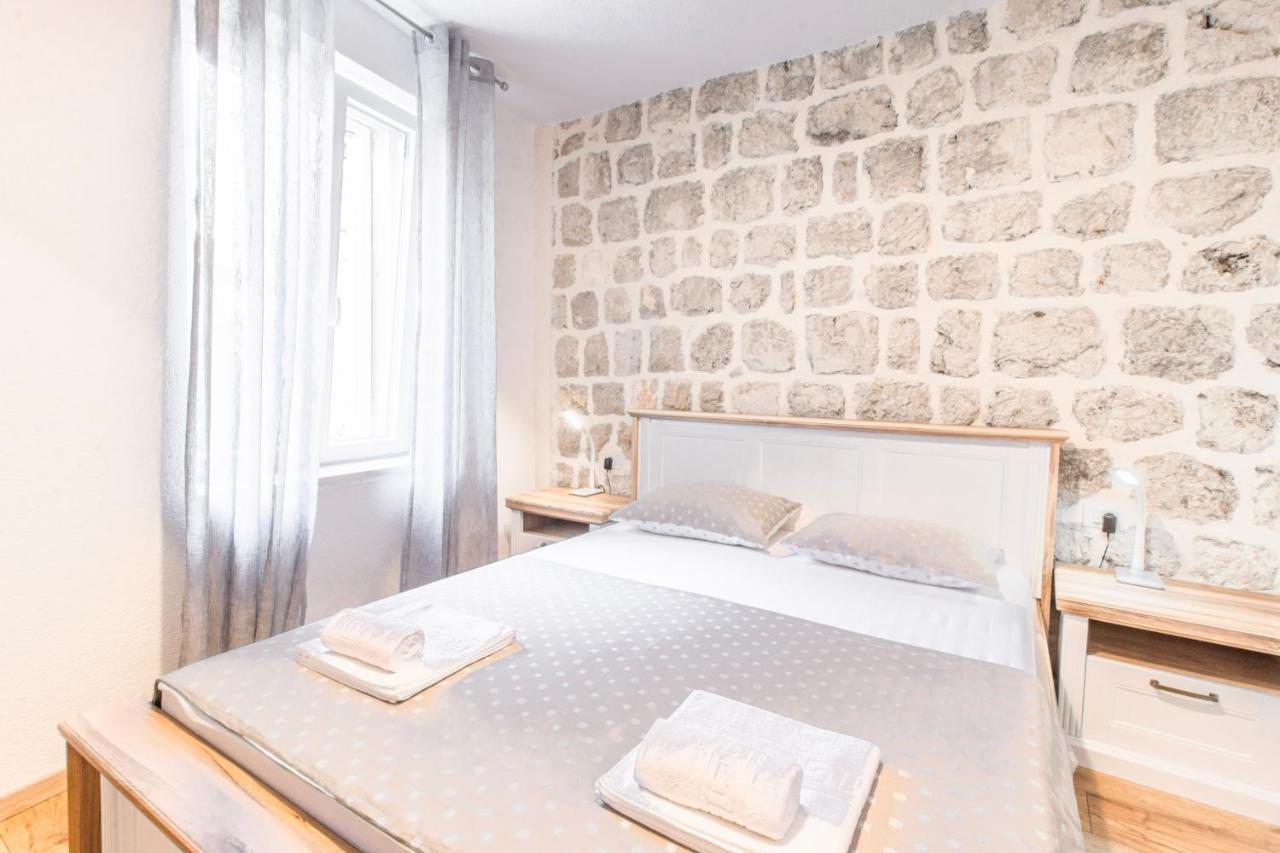 Apartments Florian Lopud Bagian luar foto