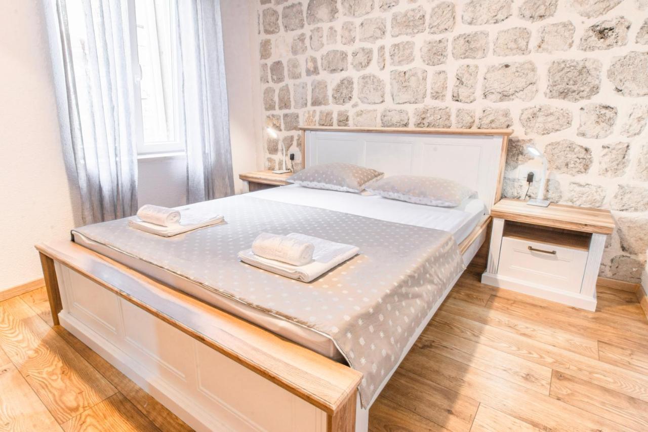 Apartments Florian Lopud Bagian luar foto