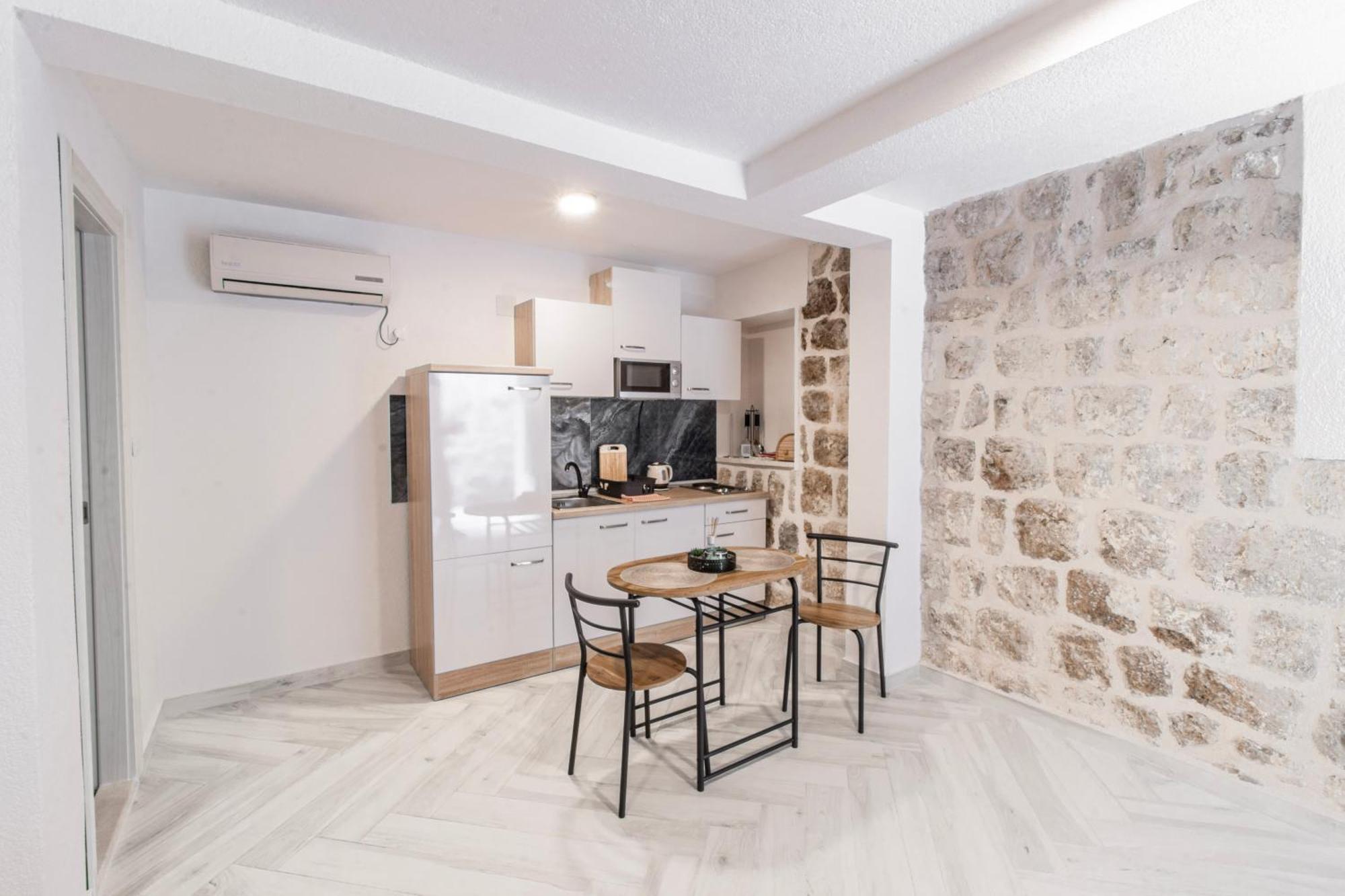 Apartments Florian Lopud Bagian luar foto