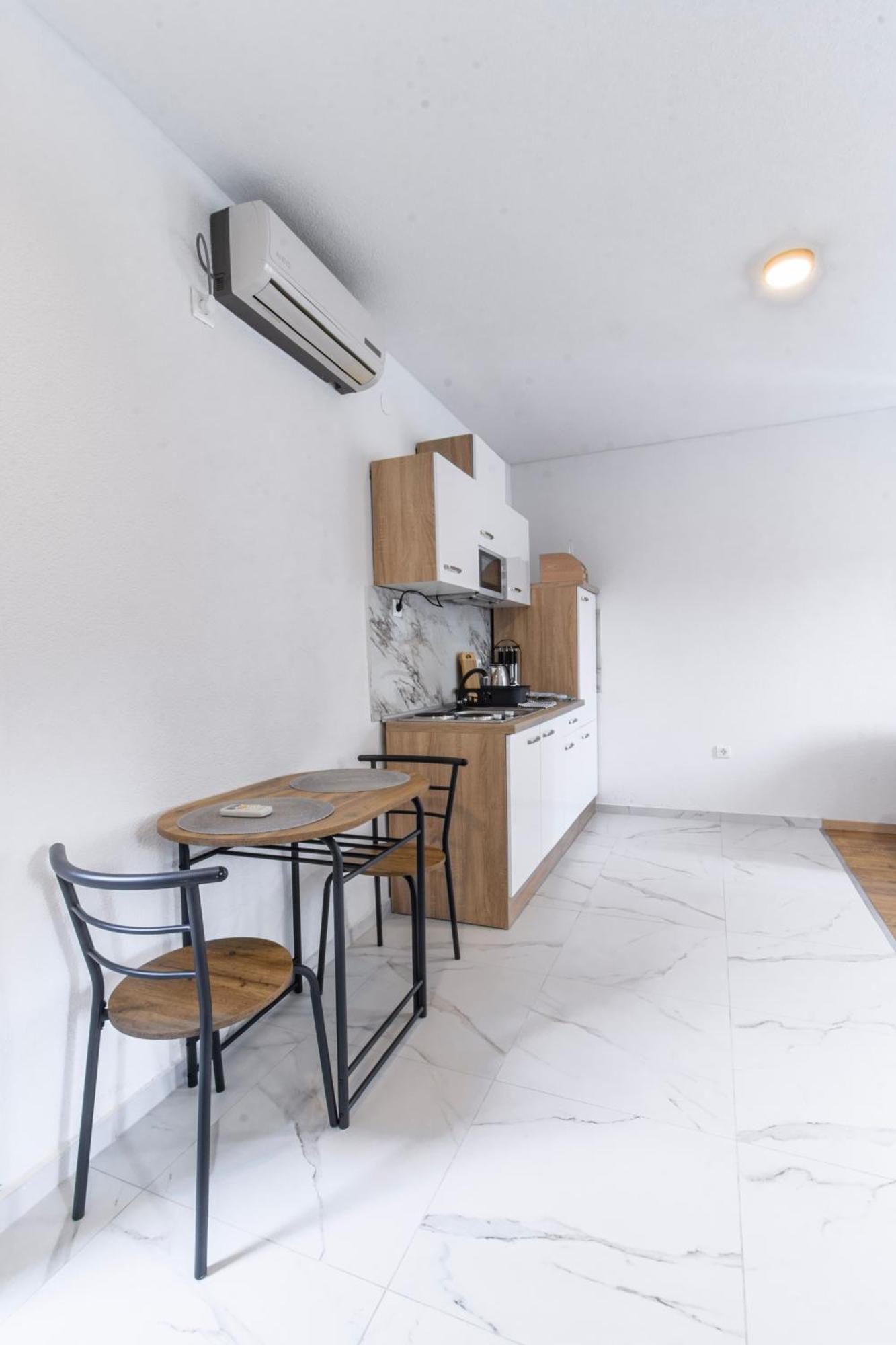 Apartments Florian Lopud Bagian luar foto