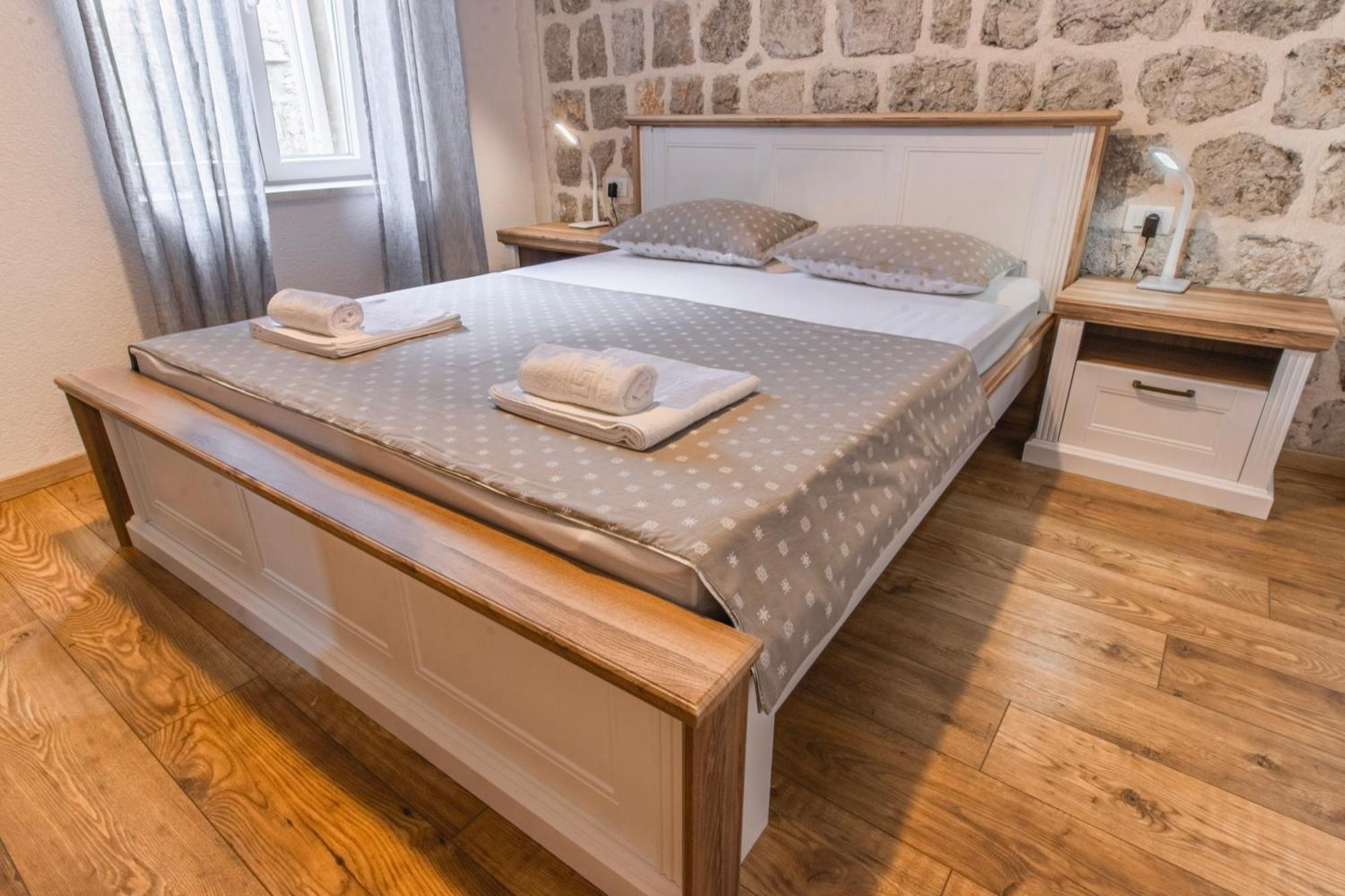 Apartments Florian Lopud Bagian luar foto